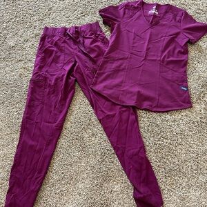 Adar jogger scrub set
